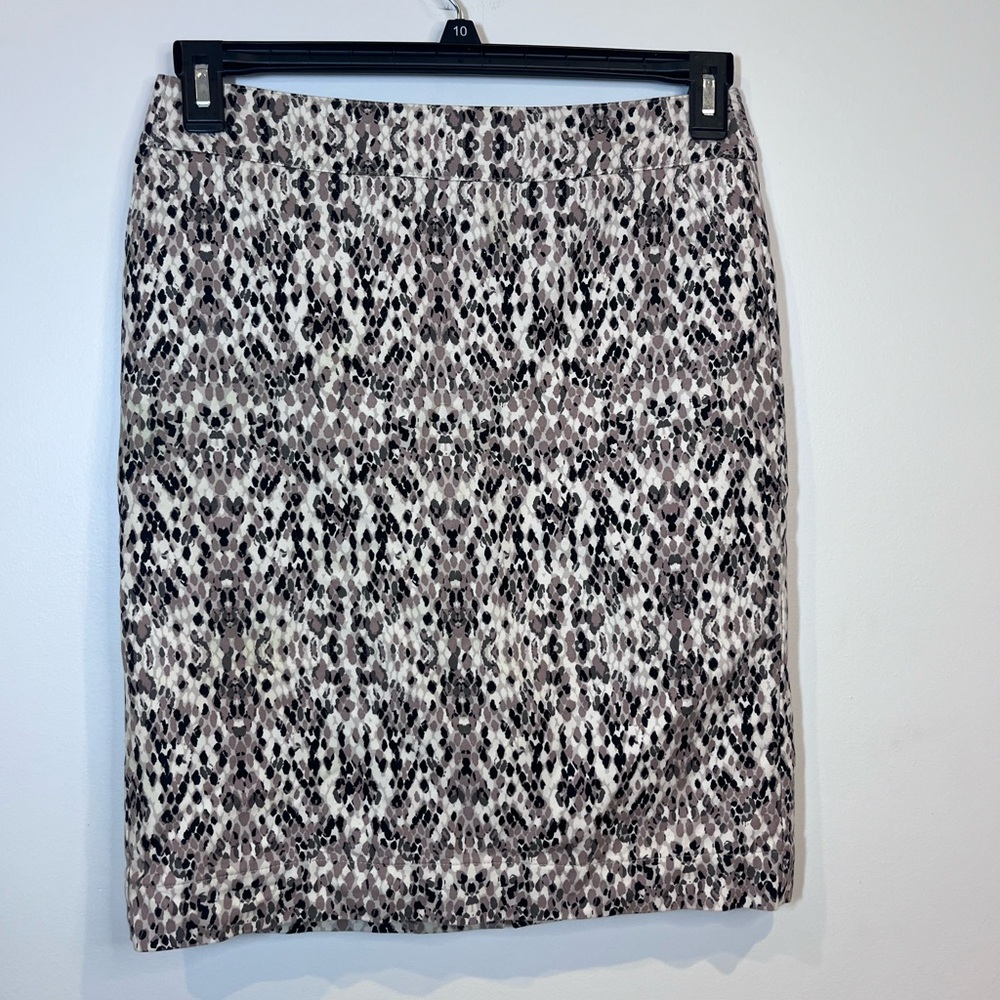 Merona stretch woman’s snake print midi A line skirt size 2 like new with slit